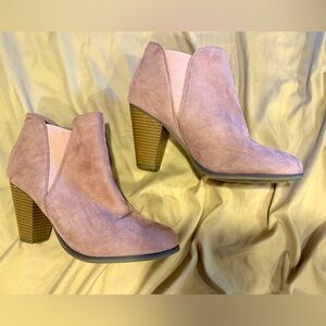 NWOT Pink suede booties